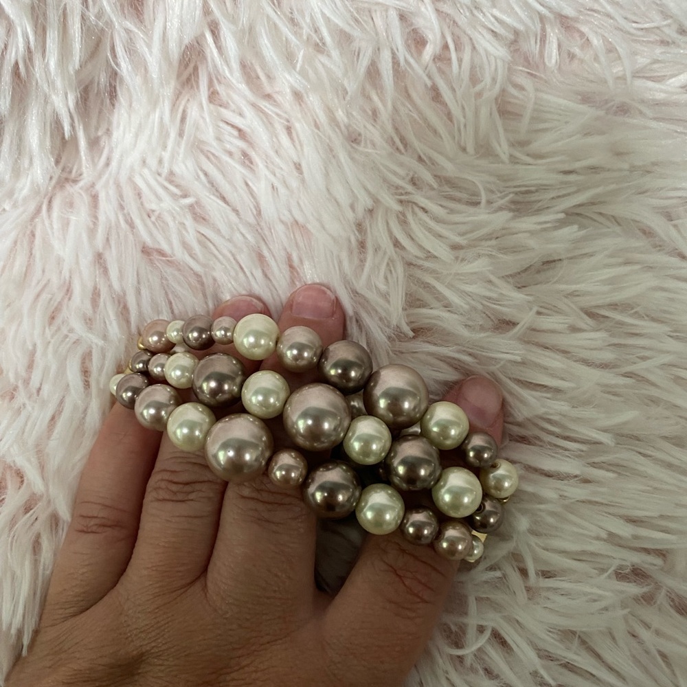 Lia Sophia bracelet, Caramelo, pearls gold stretch